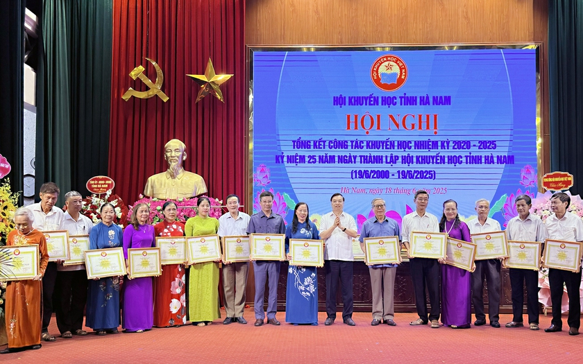Hội Khuyến học Hà Nam kỷ niệm 25 năm thành lập Hội với nhiều thành tích nổi bật - Ảnh 4.