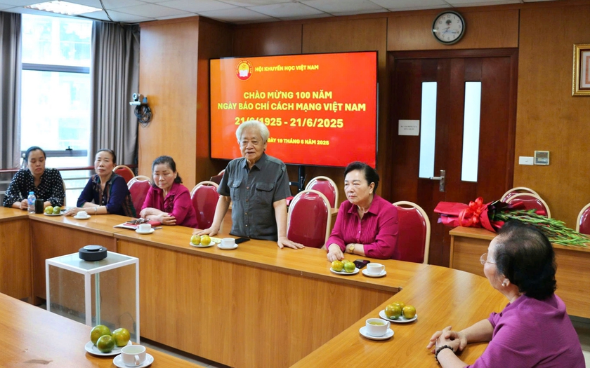 Hội Khuyến học Việt Nam kỷ niệm 100 năm ngày Báo chí Cách mạng Việt Nam - Ảnh 1.