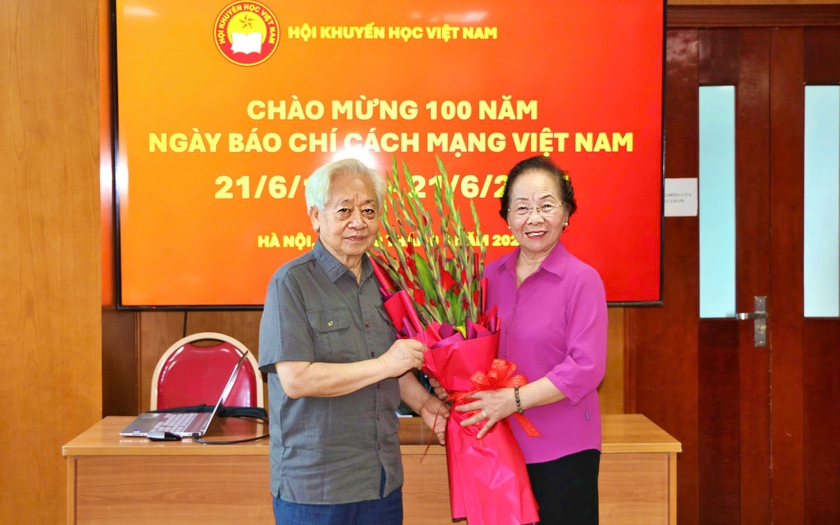Hội Khuyến học Việt Nam kỷ niệm 100 năm ngày Báo chí Cách mạng Việt Nam - Ảnh 2.