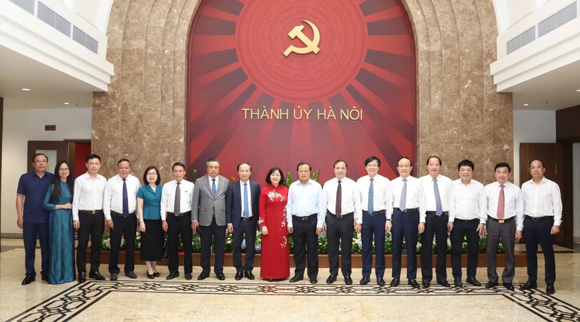 Ban Tuyên giáo và Dân vận Trung ương gặp mặt người làm báo tiêu biểu - Ảnh 5.