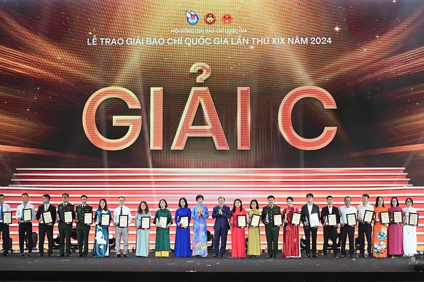 Giải Báo chí Quốc gia lần thứ 19 vinh danh 128 tác phẩm báo chí xuất sắc - Ảnh 7.