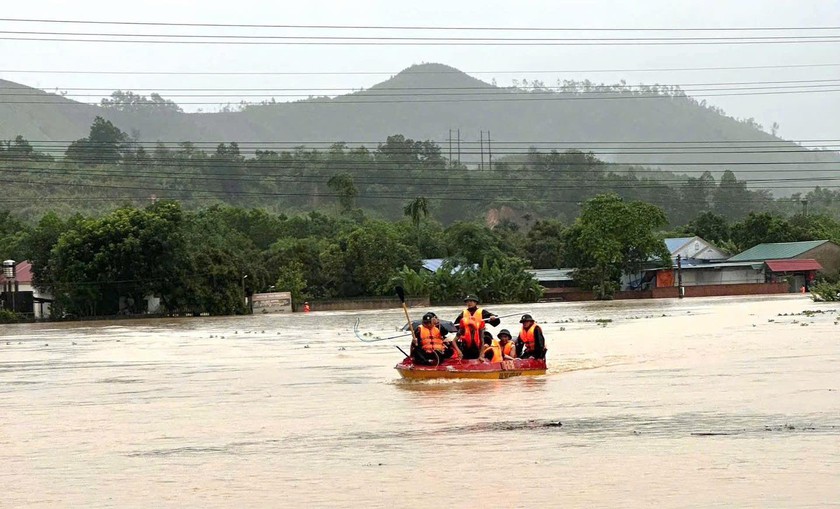 Mưa lớn, lũ lên - Thủ tướng yêu cầu tập trung ứng phó ở miền núi trung du Bắc Bộ - Ảnh 2.