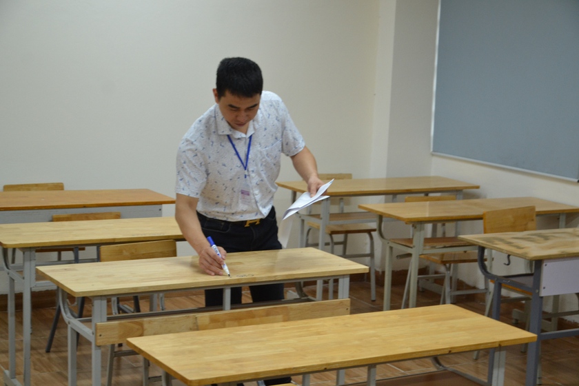 Cả nước có 5 thí sinh bị đình chỉ thi trong buổi thi tốt nghiệp sáng ngày 27/6 - Ảnh 1.