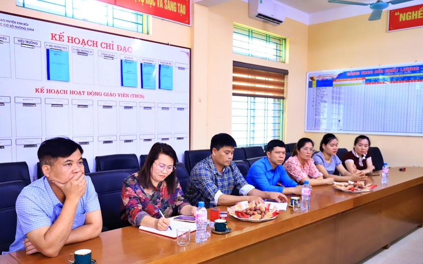 Hội Khuyến học tỉnh Hoà Bình khánh thành, bàn giao 2 khu nhà ở công vụ cho trường học tại huyện Kim Bôi - Ảnh 2.