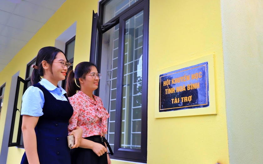 Hội Khuyến học tỉnh Hoà Bình khánh thành, bàn giao 2 khu nhà ở công vụ cho trường học tại huyện Kim Bôi - Ảnh 3.