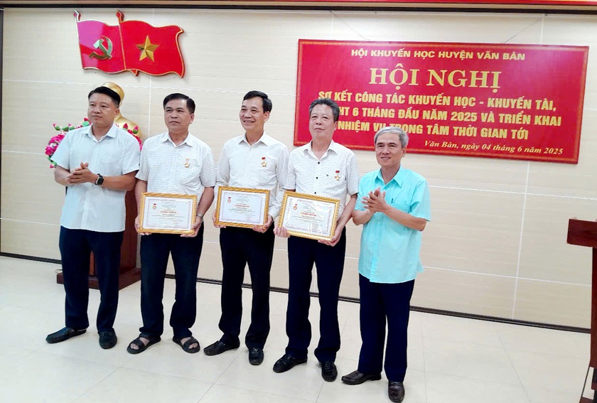 Hội Khuyến học Văn Bàn tập trung xây dựng “Dòng họ học tập” ở vùng sâu, vùng đồng bào dân tộc - Ảnh 1.