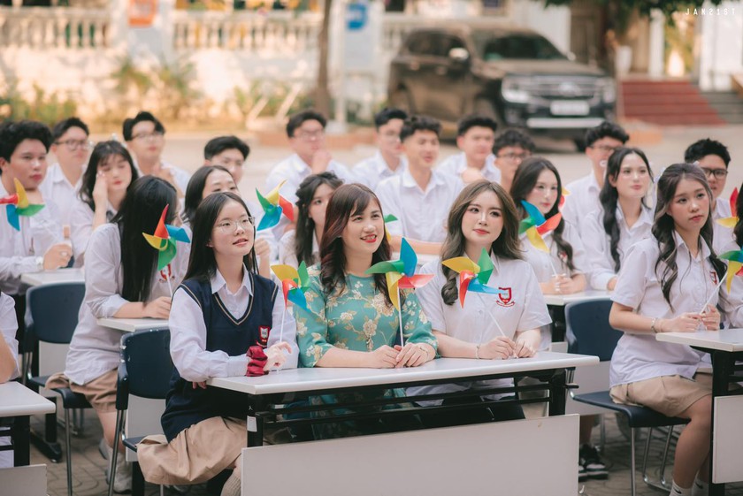 Trường đầu tiên ở Hà Nội công bố điểm thi vào lớp 10  - Ảnh 1.