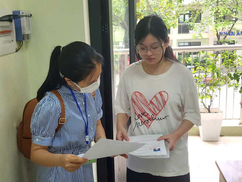 Thí sinh tự tin bước vào kỳ thi tuyển sinh lớp 10 tại Hà Nội - Ảnh 6.