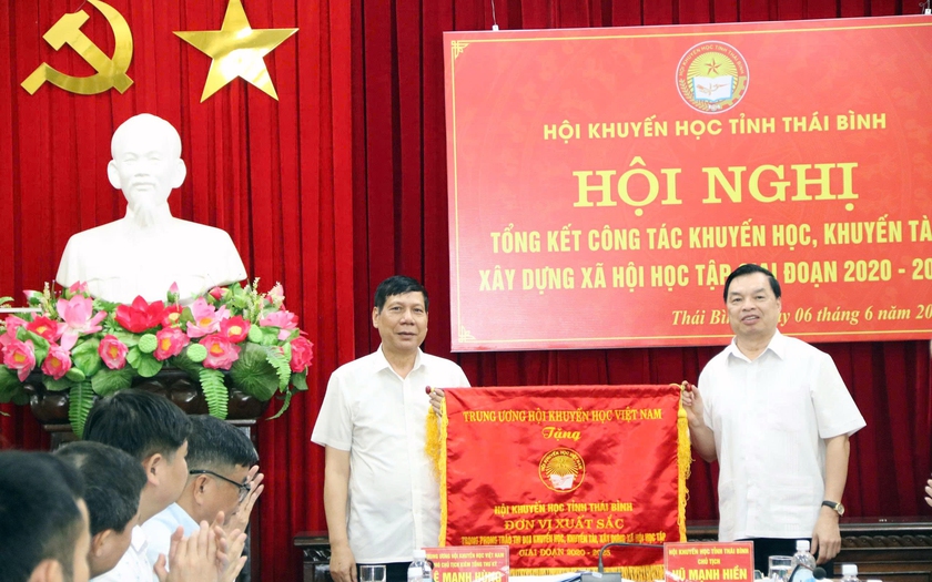 Thái Bình tổng kết công tác khuyến học, khuyến tài, xây dựng xã hội học tập giai đoạn 2020-2025 - Ảnh 1.