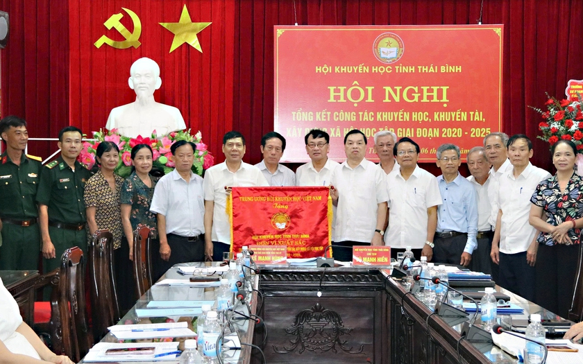 Thái Bình tổng kết công tác khuyến học, khuyến tài, xây dựng xã hội học tập giai đoạn 2020-2025 - Ảnh 5.