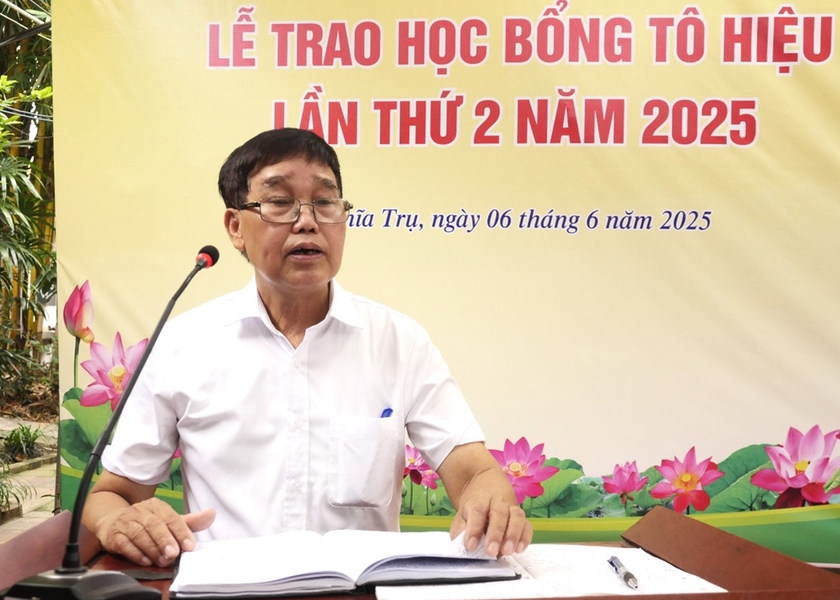 Quỹ Khuyến học, khuyến tài Tô Hiệu trao 200 suất học bổng cho học sinh nghèo vượt khó - Ảnh 2.