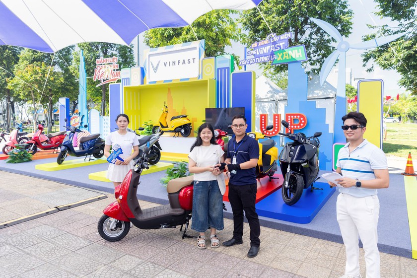 Xe máy VinFast chinh phục người dùng thành phố biển: Nhỏ gọn, tiết kiệm, lái sướng- Ảnh 2. Xe máy VinFast chinh phục người dùng thành phố biển: Nhỏ gọn, tiết kiệm, lái sướng- Ảnh 2.