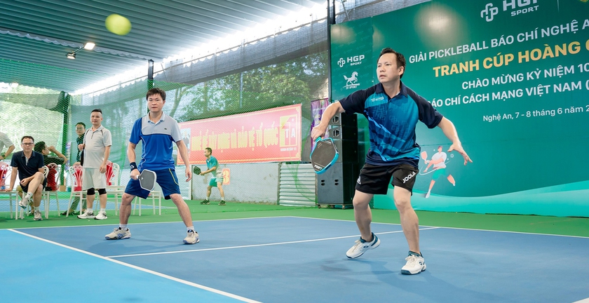 Pickleball báo chí Nghệ An vừa tranh tài, lan tỏa yêu thương - Ảnh 2.