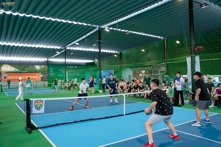 Pickleball báo chí Nghệ An vừa tranh tài, lan tỏa yêu thương - Ảnh 1.