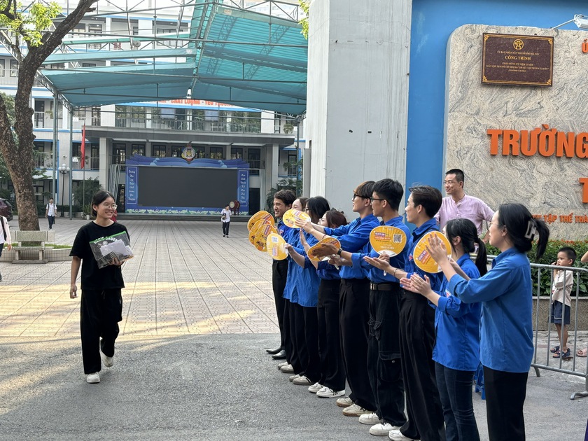 Ngày thi cuối: Gương mặt thí sinh, gương chiếu hy vọng- Ảnh 2. Ngày thi cuối: Gương mặt thí sinh, gương chiếu hy vọng- Ảnh 2.