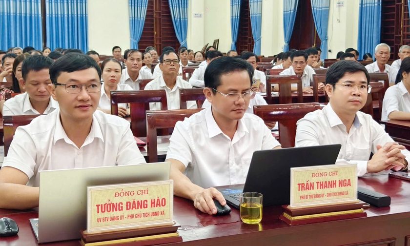 Ngày đầu tiên các phường, xã ở Nghệ An vận hành chính quyền 2 cấp - Ảnh 7.