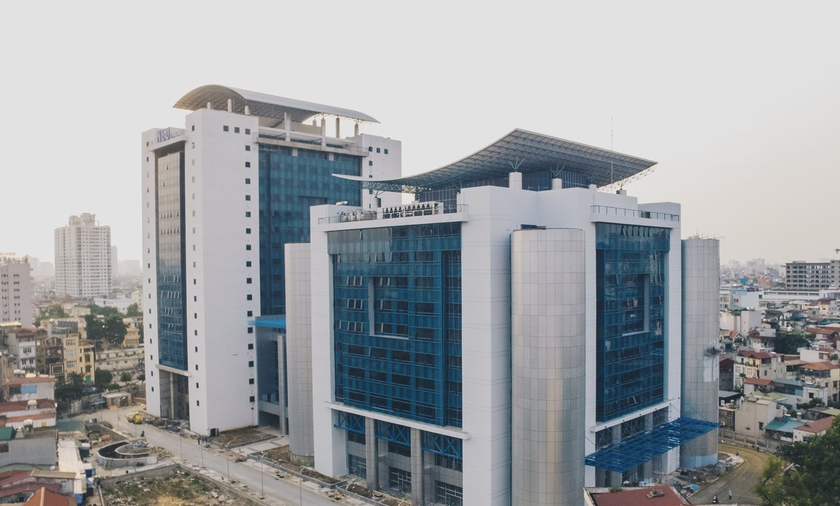 Hơn 300 thí sinh đầu tiên trúng tuyển vào Đại học Kinh tế Quốc dân năm 2025- Ảnh 1. Hơn 300 thí sinh đầu tiên trúng tuyển vào Đại học Kinh tế Quốc dân năm 2025- Ảnh 1.