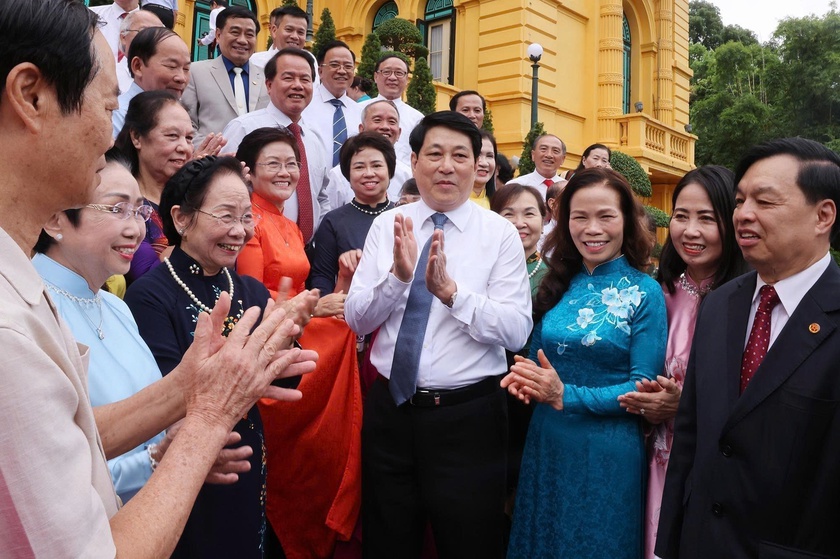 Chủ tịch nước Lương Cường gặp mặt đại biểu khuyến học tiêu biểu toàn quốc - Ảnh 7.