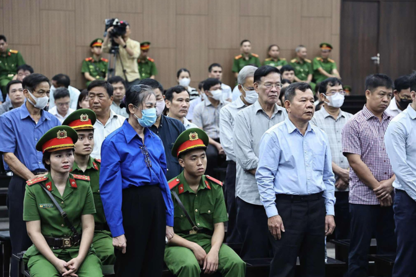 Cựu Chủ tịch Tập đoàn Phúc Sơn lĩnh án 30 năm tù, bà Hoàng Thị Thúy Lan nhận mức án 14 năm tù - Ảnh 2.