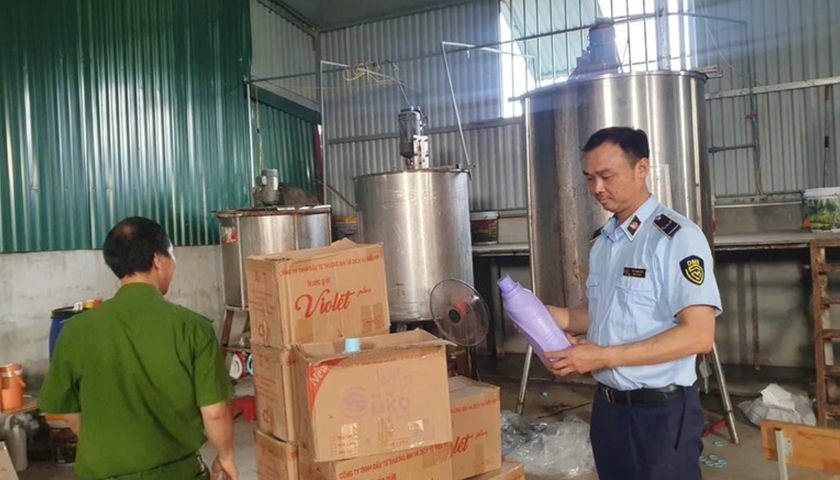 Một doanh nghiệp bị phạt do sản xuất hàng giả D-nee, Hygiene - Ảnh 1.