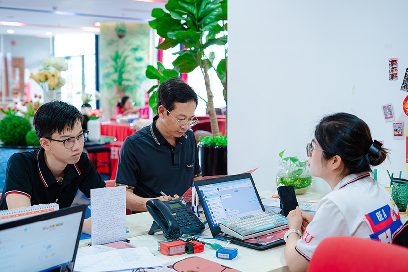 Trường Đại học Quốc tế Hồng Bàng công bố điểm sàn xét tuyển - Ảnh 1.