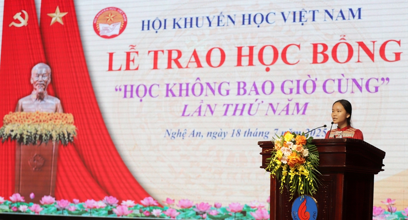 Phát biểu lay động ‘Học không bao giờ cùng” của nữ sinh đặc biệt ở Nghệ An - Ảnh 3.