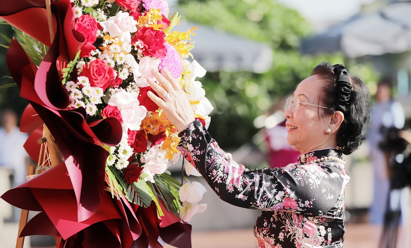 Các tấm gương "Học không bao giờ cùng" báo công dâng Bác- Ảnh 4.