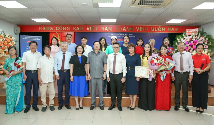 Vinh danh 16 tác phẩm xuất sắc đoạt giải Cuộc thi viết "Gia đình học tập" - Ảnh 1.