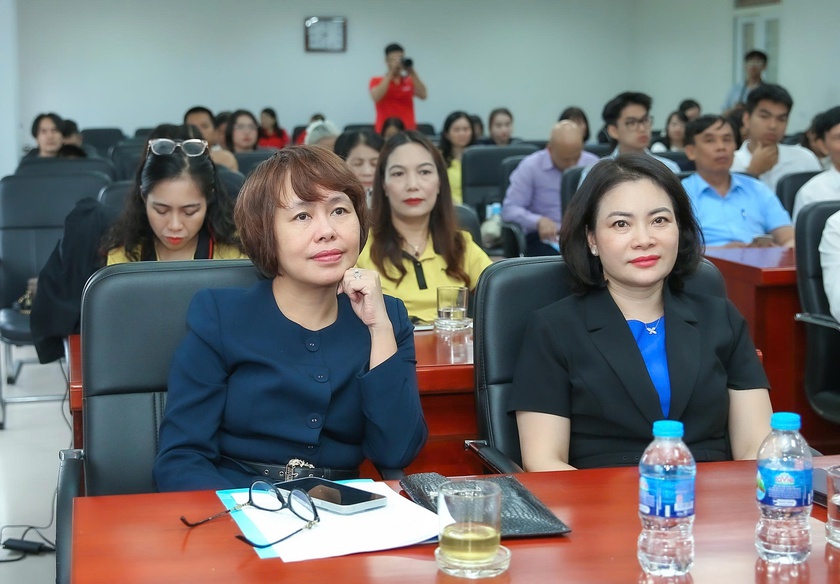 Vinh danh 16 tác phẩm xuất sắc đoạt giải Cuộc thi viết "Gia đình học tập" - Ảnh 24.