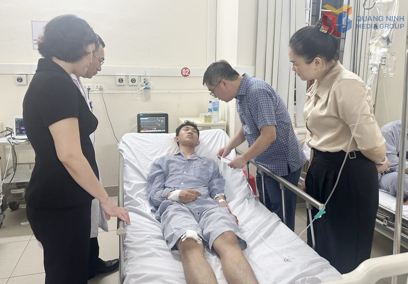 Vụ lật tàu trên vịnh Hạ Long, cứu được 10 người, tìm thấy 37 thi thể - Ảnh 10.