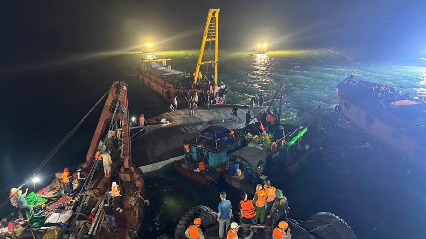 Tỉnh Quảng Ninh thông tin chính thức vụ tàu du lịch bị lật khiến 35 người tử vong, 4 người mất tích - Ảnh 4.