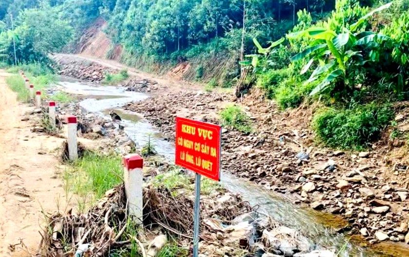 Lào Cai: Tạm dừng các hoạt động ngoài trời, leo núi trong thời gian bão đổ bộ - Ảnh 3.