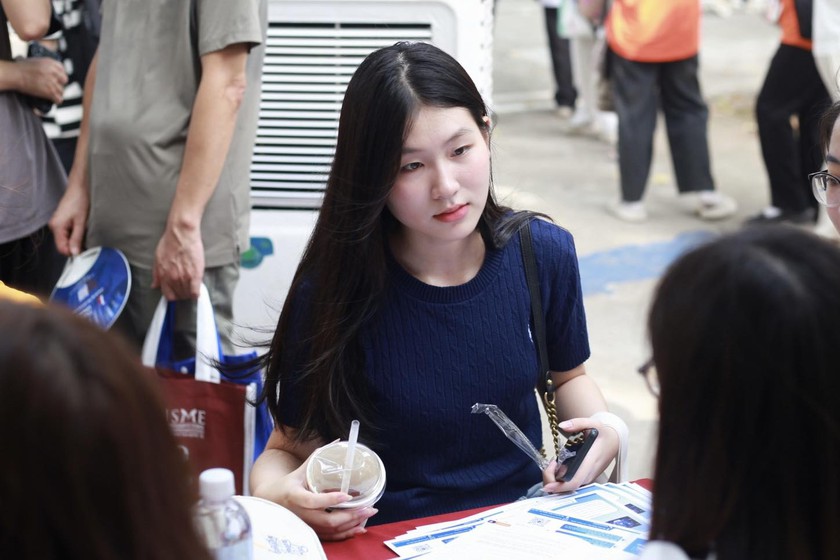 Thêm loạt trường đại học ở Hà Nội công bố điểm sàn, cao nhất 22 điểm - Ảnh 1.
