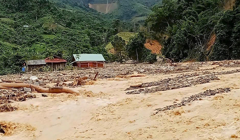 Người dân trắng tay sau trận lũ quét kinh hoàng ở Nghệ An - Ảnh 6.