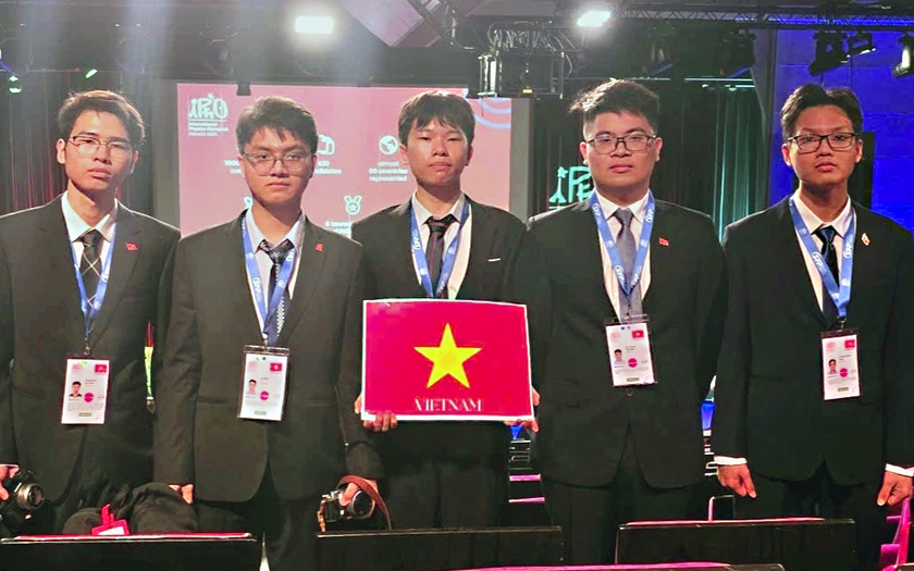 Đội tuyển Việt Nam nằm trong top 10 quốc gia có kết quả cao nhất tại Olympic Vật lí quốc tế 2025 - Ảnh 1.