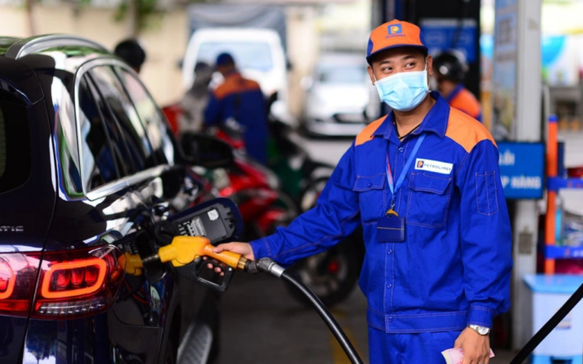 PVOIL và Petrolimex thí điểm bán xăng sinh học E10 từ 1/8/2025. Ảnh minh hoạ: IT