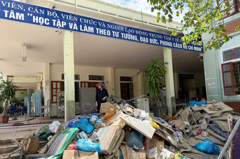 Ngành Y tế Nghệ An kịp thời hỗ trợ trung tâm lũ miền Tây xứ Nghệ - Ảnh 3.