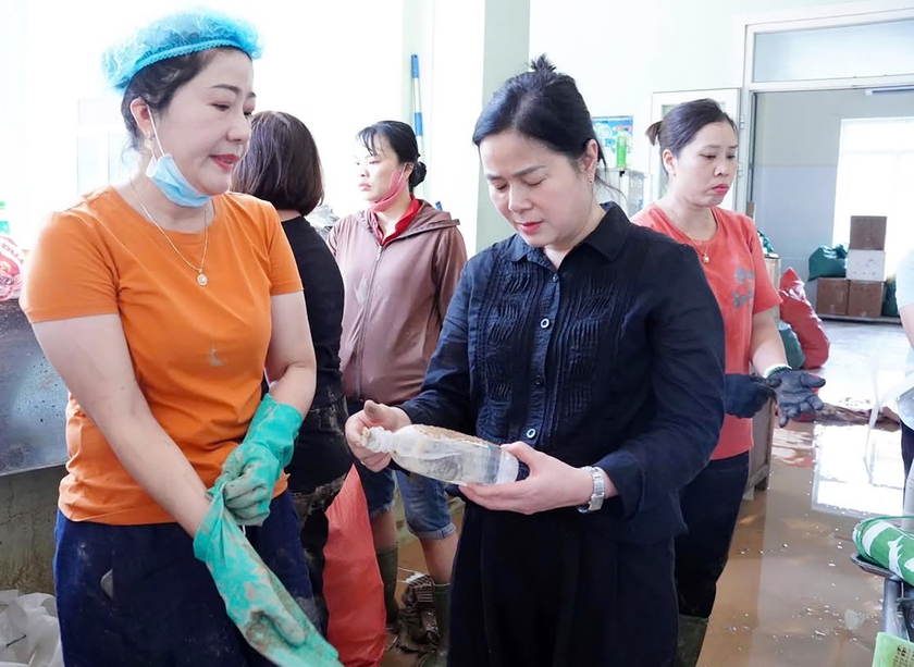 Ngành Y tế Nghệ An kịp thời hỗ trợ trung tâm lũ miền Tây xứ Nghệ - Ảnh 7.