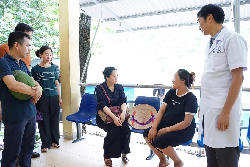 Ngành Y tế Nghệ An kịp thời hỗ trợ trung tâm lũ miền Tây xứ Nghệ - Ảnh 8.