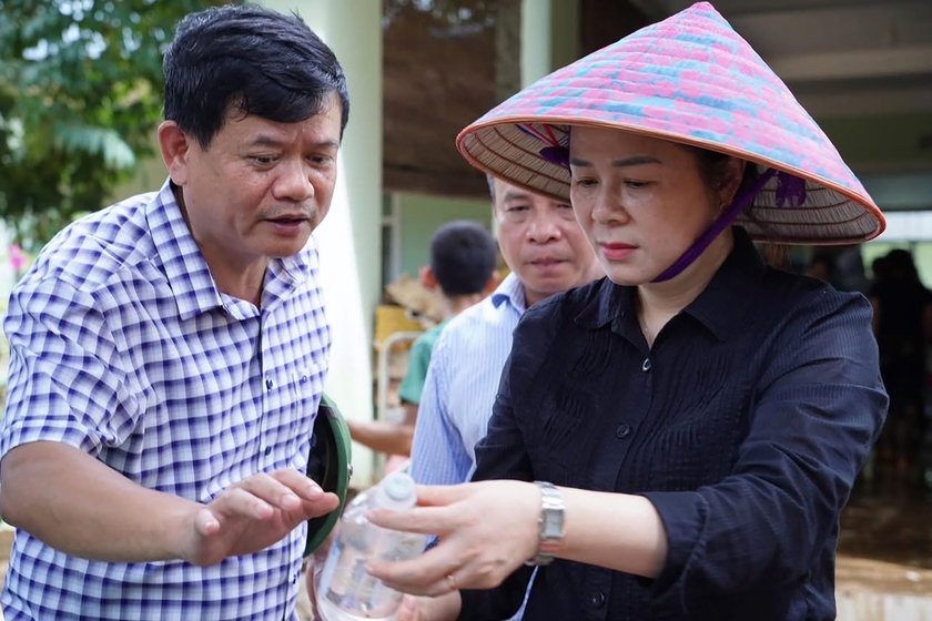 Ngành Y tế Nghệ An kịp thời hỗ trợ trung tâm lũ miền Tây xứ Nghệ - Ảnh 5.