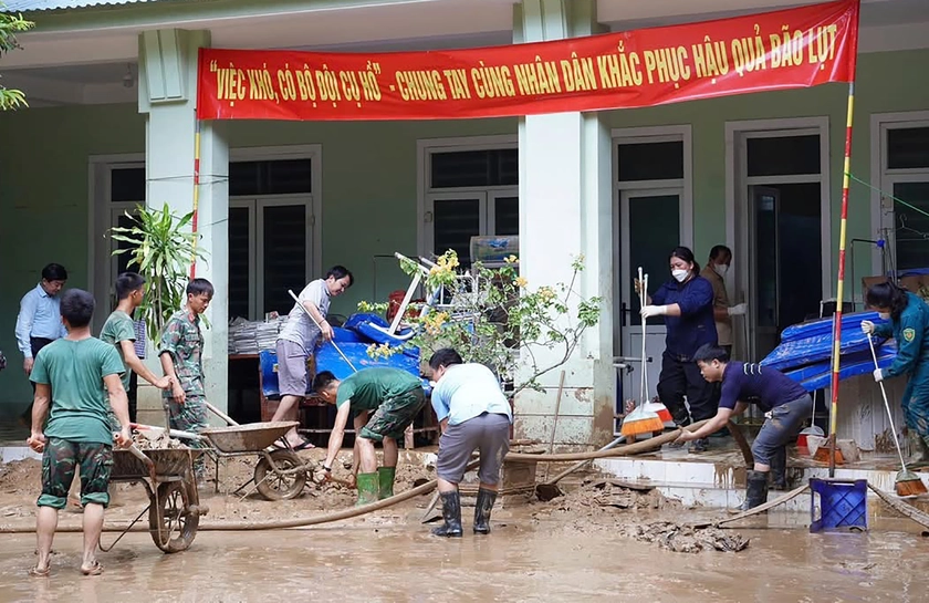 Ngành Y tế Nghệ An kịp thời hỗ trợ trung tâm lũ miền Tây xứ Nghệ - Ảnh 1.