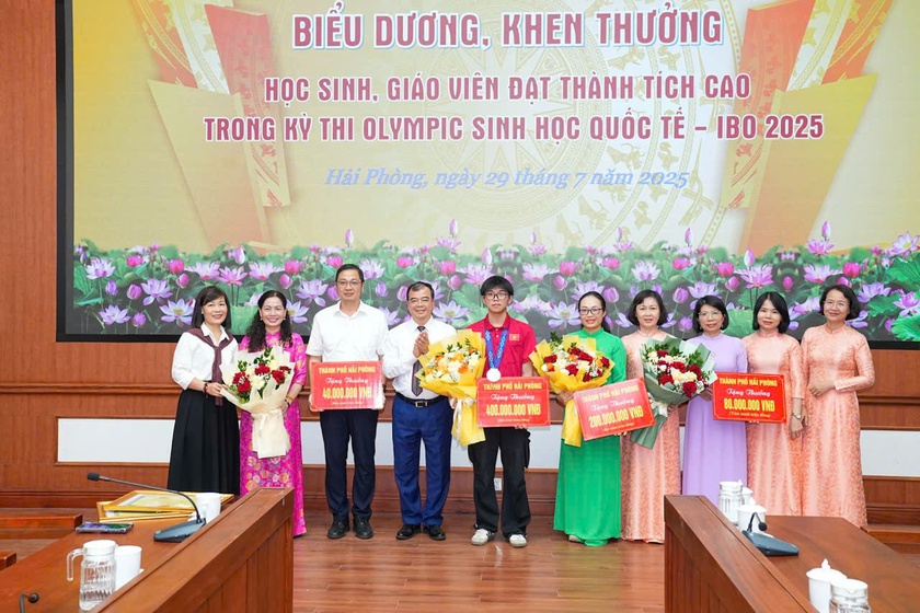 Hải Phòng: Biểu dương học sinh và giáo viên đạt thành tích xuất sắc tại Olympic Sinh học Quốc tế 2025 - Ảnh 3.