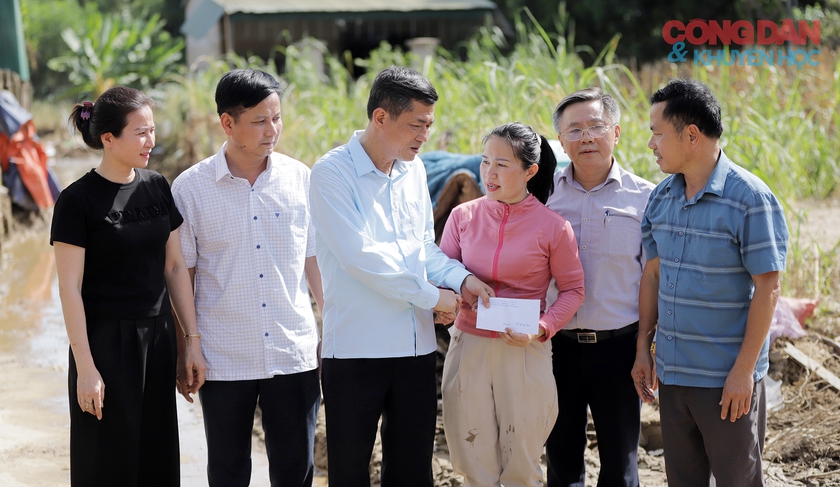Ngành giáo dục Nghệ An hỗ trợ nhà trường, giáo viên thiệt hại do mưa lũ - Ảnh 8.
