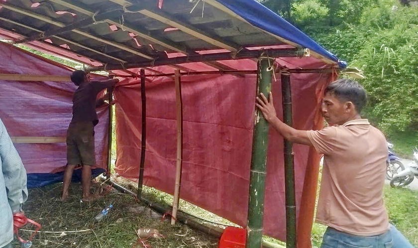 Xã Nhôn Mai đang bị cô lập hoàn toàn, nỗ lực dựng nhà tạm giúp dân - Ảnh 3.