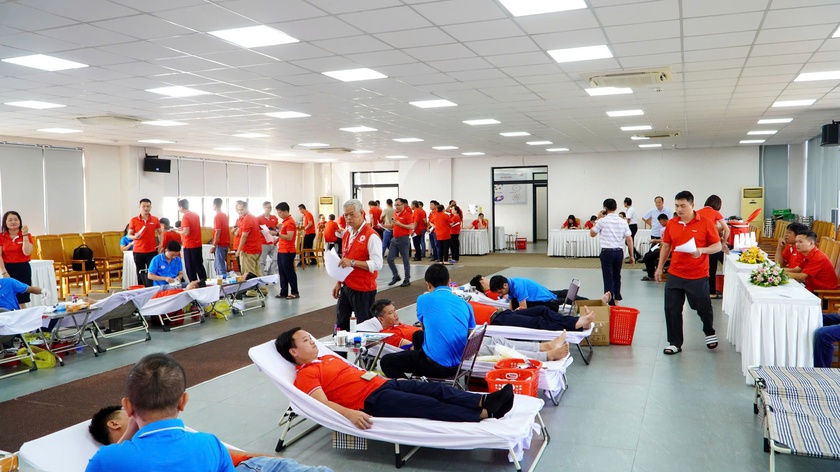 Tập đoàn GELEX tổ chức hiến máu tình nguyện nhân dịp kỷ niệm 35 năm thành lập - Ảnh 1.