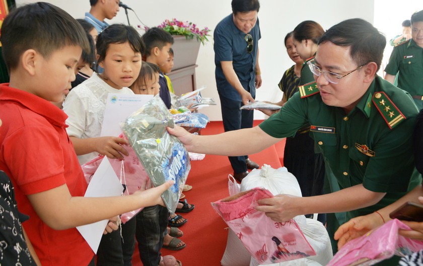 Ra mắt mô hình “Mẹ đỡ đầu” ở Đồn biên phòng Bát Xát - Ảnh 1.