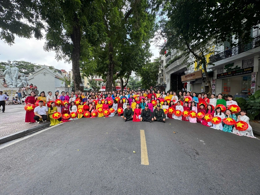 Công an thành phố Hà Nội: Tự hào hành trình 80 năm - “lá chắn thép” vững chắc bảo vệ Đảng, Nhà nước, nhân dân - Ảnh 8.