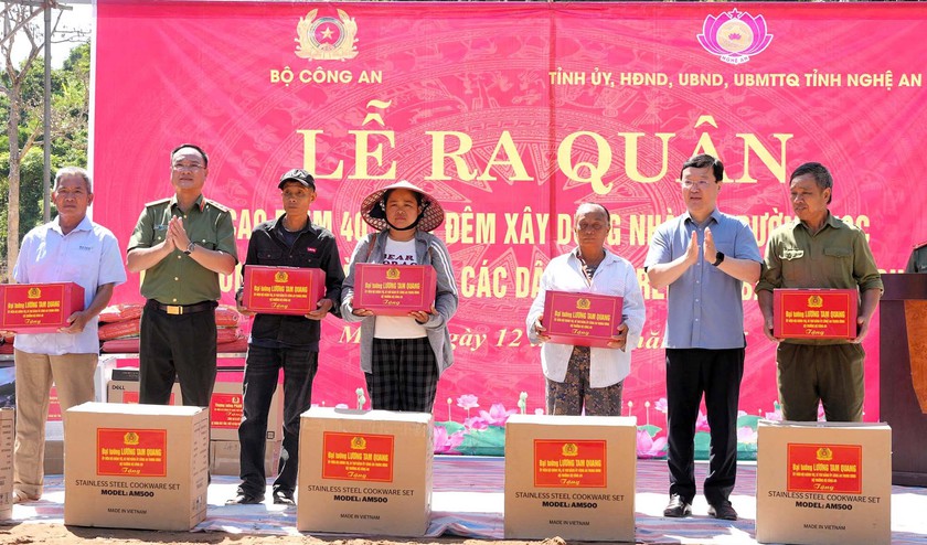 Phát động 40 ngày đêm xây trường, làm nhà giúp bà con vùng lũ Nghệ An - Ảnh 3.