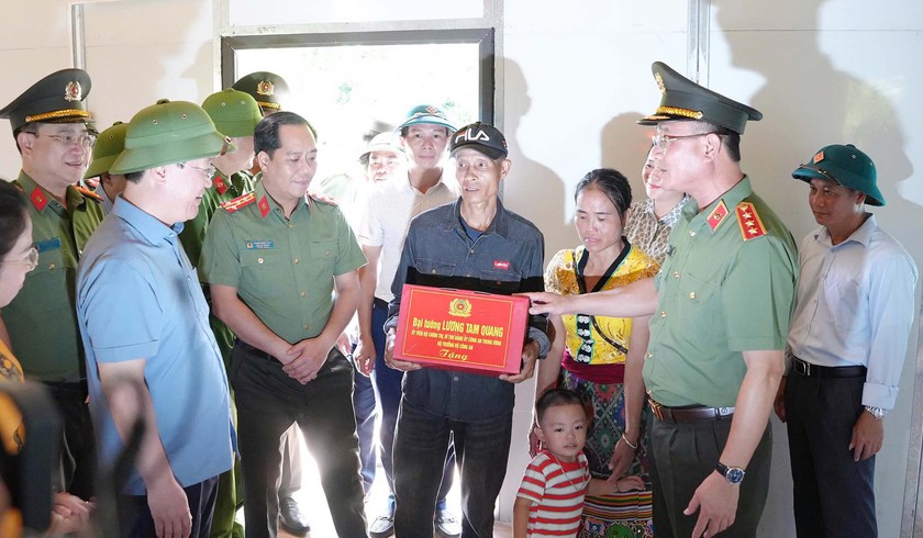 Phát động 40 ngày đêm xây trường, làm nhà giúp bà con vùng lũ Nghệ An - Ảnh 4.