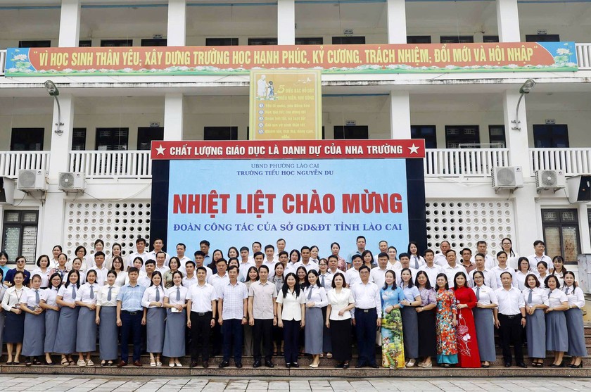 Lãnh đạo tỉnh Lào Cai kiểm tra trường lớp chuẩn bị khai giảng năm học mới  - Ảnh 2.